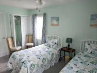 2nd Row Easy Beach Access 1/2 Block Ocean View + EV Charger - balcony
