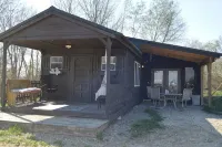 Minutes from Pymatuning, Cabin by the Pond
