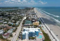 Oceanfront Views - Pvt Beach Area & Heated Pool - Easy Walk to Restaurants, Etc. - Boutique