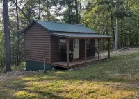 Pine Ridge Cabin - A Cozy Getaway for Two near Jasper AR! - 2-Star