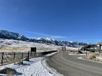 Yellowstone Retreat Rentals U1: two blocks from Yellowstone! - 4-Star