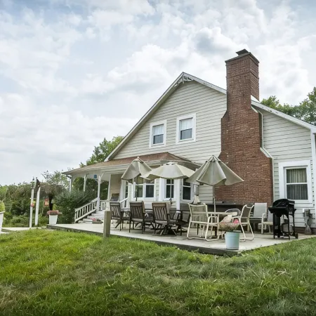 3 acre Lake, Farm Animals Petting Zoo, Horses and Horseback Riding, Room to roam