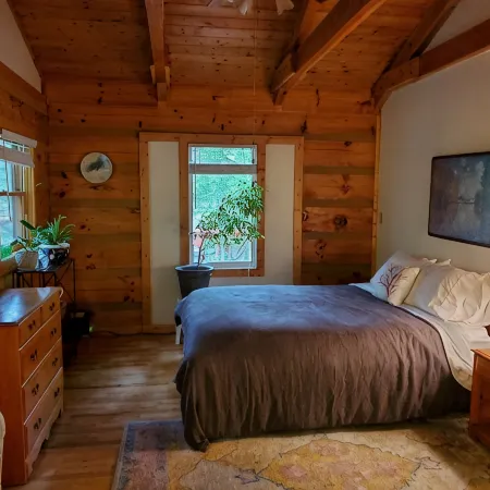 Near West Jefferson, Boone + Blue Ridge Parkway! Mountain get away w/ fireplace.