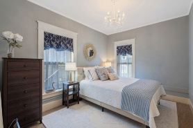BEAUTIFUL village apt.  Walk to river, shops, eateries. Great for getaway / work