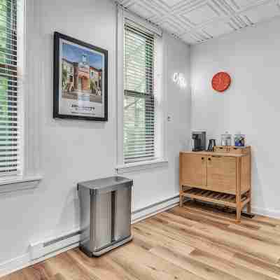 The Smith Victorian 2BR Brownstone Apartment Others