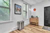 The Smith Victorian 2BR Brownstone Apartment - Balkoner