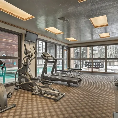 Tranquil 2-bedroom condo in Brian Head with pool and sauna