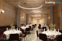 Zander K Hotel - parking