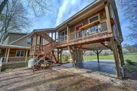 Creekfront Hayesville cottage with beautiful sunrise and sunset views! - WiFi