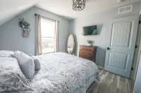 KING Master En-Suite- BRAND NEW Home- Buffalo's Best Kept Secret! - Homestays