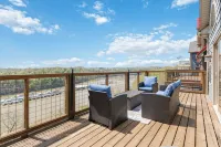 Million Dollar View!  Large Lakehouse Over-Looking Lee's Ford Marina - 4-Star