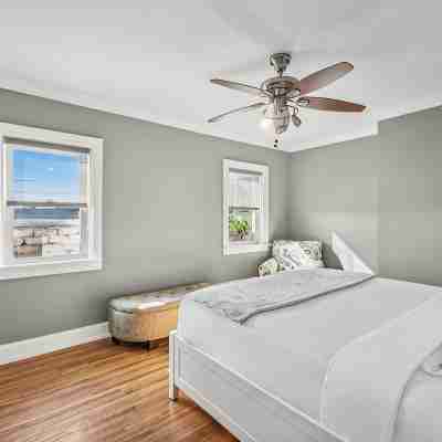 Bellissimo By the Sea, 2 Bedroom, Walk Everywhere Rooms