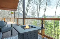 Deer Haven Cabin, Stunning Mtn Views, Hot Tub+Fire Table+Grill, Game Room, WiFi! - Chalets