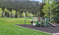 Pet-friendly 5 bed/4 bath home, just minutes to Beaver Creek, Avon, and Vail - 3-Star