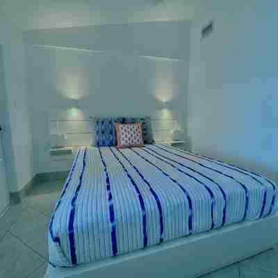 Fall Specials Now Available- 3Bdr./3ba. Updated Home Canal Access to Sombrero Rooms
