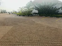 Hollandia Hotel - parking