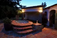 Three bedroom/three bath resort style home with saltwater pool and spa - Badekar