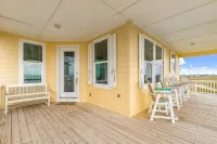 Rockport Bay Home- Private Lighted Pier: Kayaks and Kayak Launch No Extra Fees - 4つ星