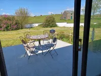 Spacious shore-side bungalow in an exclusive and historic location - 2つ星