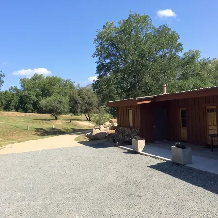 Private, upscale, riverfront cabin, sleeps 6; amazing amenities to dazzle