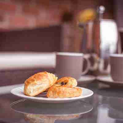 Beautiful Dawn - relax with stunning marina views Dining/Meeting Rooms