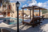 Stone Court Boutique Studios - 3-Star