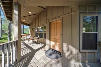 The Inn at Shasta Lake - Parkplatz