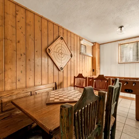 Spacious Resort Cabin – Sleeps 16, Minutes to Silver Dollar City!
