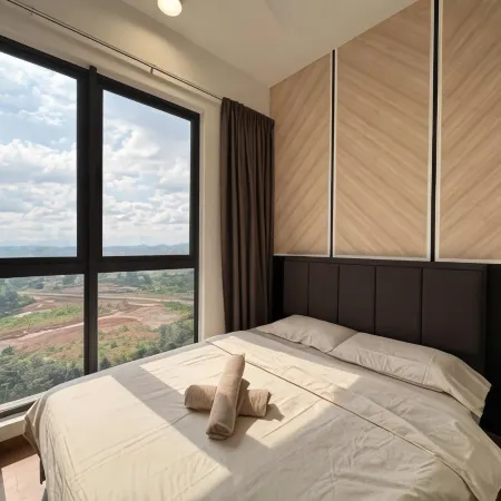 Clio 2 | Warm Muji-Style Retreat