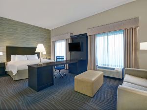 Hampton Inn & Suites Robbinsville