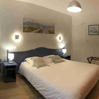 Logis Hôtel la Demeure du Perron Rooms