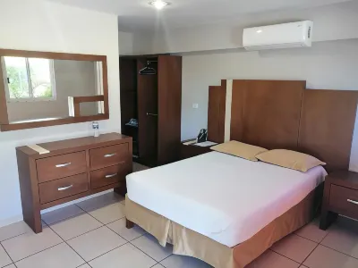 Suites Hgen Hotels near Plaza Centenario