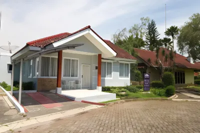 Diyar Villas Puncak F4/8 Hotels in Cibadak