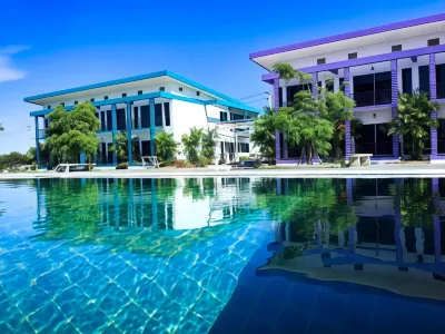 Menam Resort Sai Noi 호텔