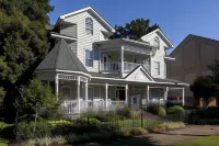 The 1425 Inn Hotels in Columbia