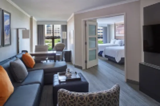 Chicago Marriott Suites O'Hare Hotels in Rosemont