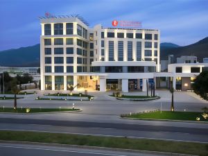 Ramada Hotel & Suites by Wyndham Izmir Kemalpasa