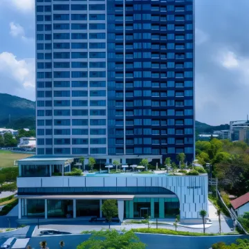 S Sriracha Hotel & Residence