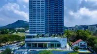 S Sriracha Hotel & Residence Hotels near Wat Phan Sadet Nok