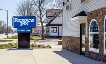 Rodeway Inn & Suites Near Okoboji Lake