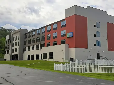 Holiday Inn Express & Suites Harrisburg S - Mechanicsburg