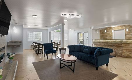 Super 8 by Wyndham Harbison/Parkridge Hospital - Housity