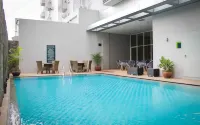 โรงแรมคาสเซมารัง - ที่มีสระว่ายน้ำ