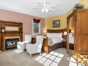 Hennessey House Bed and Breakfast