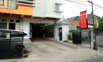 RedDoorz near Telkom Corporate University