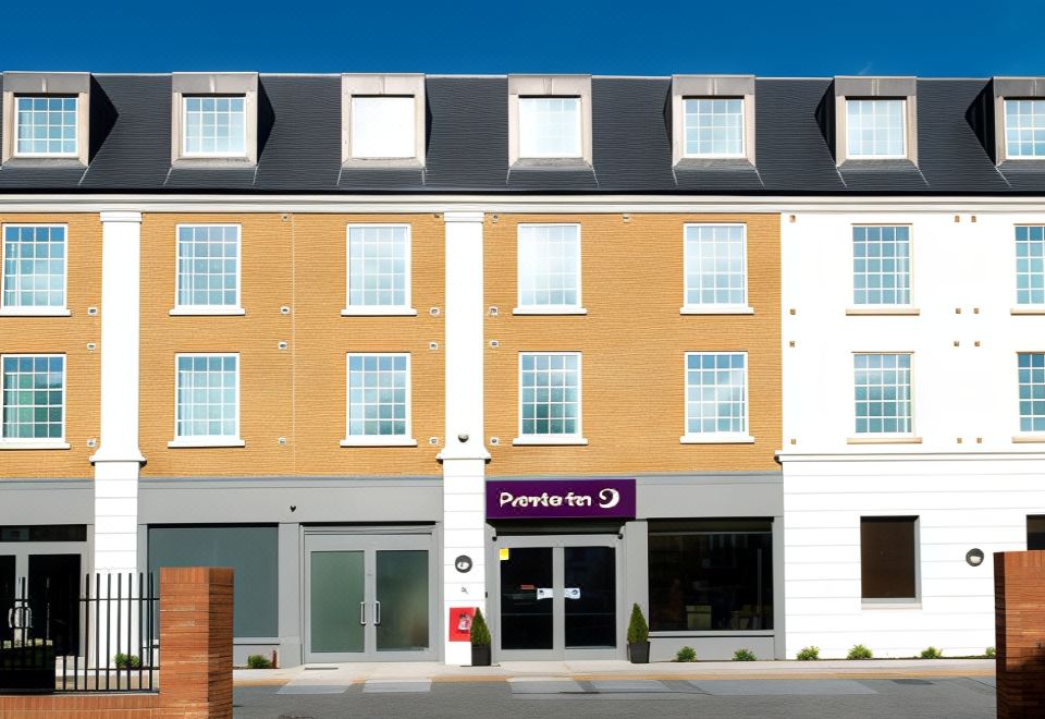 Premier Inn Epsom Town Centre (Epsom) Updated 2025 Prices & Reviews