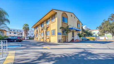 Hollywood City Inn