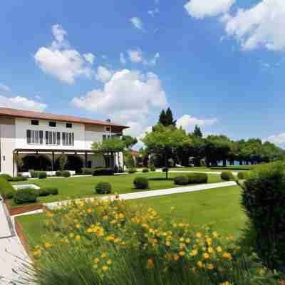Splendido Bay Luxury Spa Resort Hotel Exterior