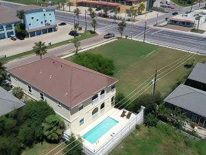 Pool Ground Floor Walk to Beach #A 2 Bedroom Condo by RedAwning