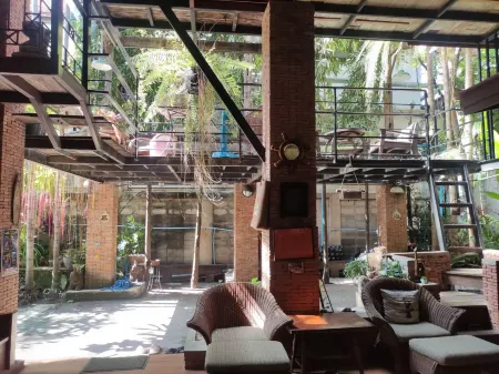 Tamarind Guesthouse Отели рядом с достопримечательностью «Wat Tha Ka Rong»